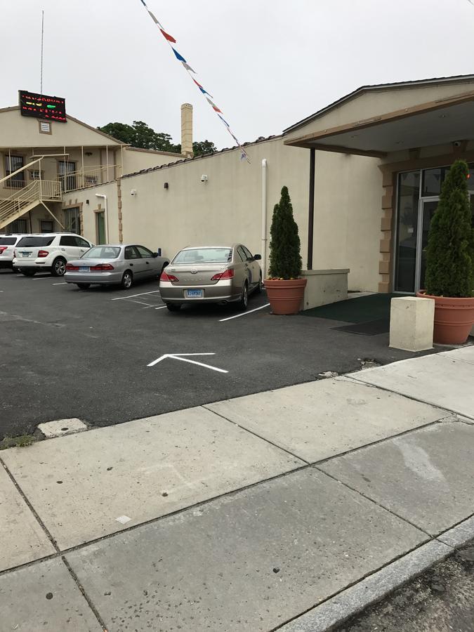 Waterbury Big Apple Motel Esterno foto